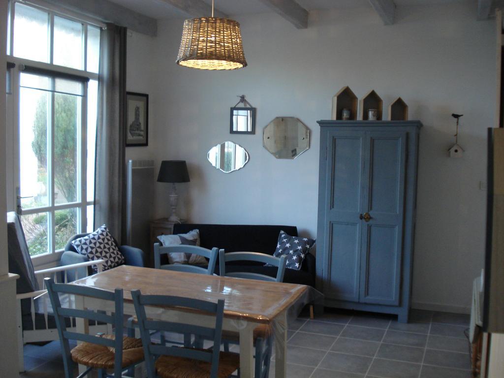 La Petite Maison Du Parc Bois-en-Ardres Exteriör bild